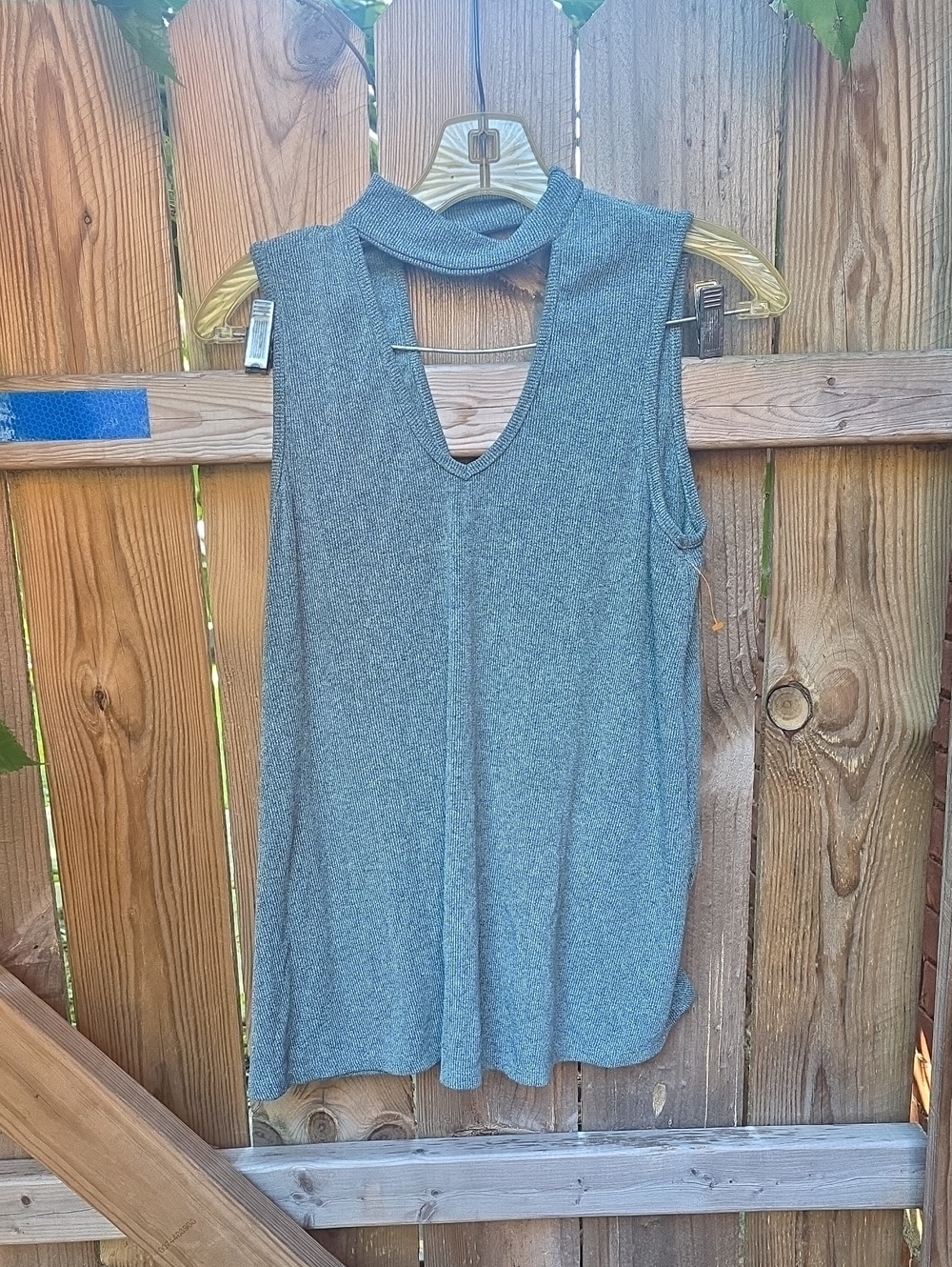Sleeveless Mock Neck V-Front Women's Top - Gray